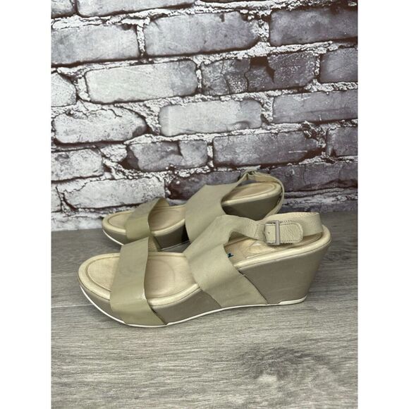 TSUBO Taupe Soft Leather Patent Open Toe Strap Wedge Sandals Size 8.5M US/39.5EU - Picture 16 of 16